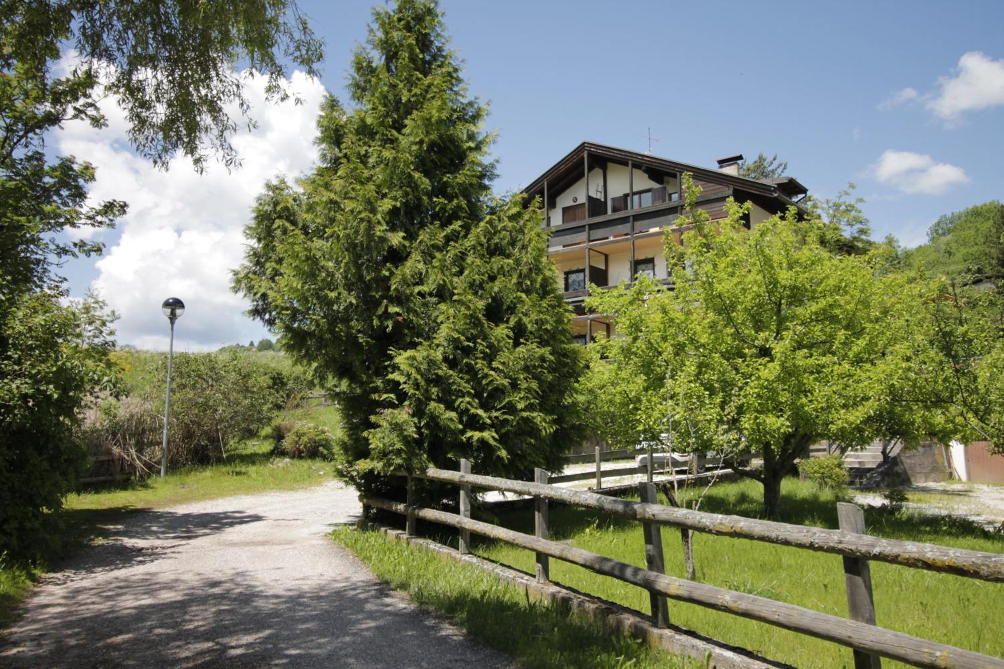 Apartament Casa 4 Pioppi - Agenzia Dolomiti Affitti Cavalese Zewnętrze zdjęcie